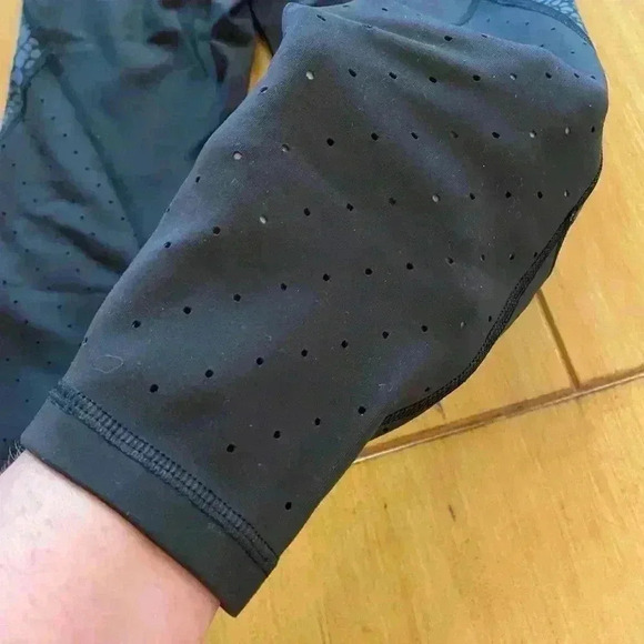 Athleta activewear exercise Leggings Small Black Gray Leopard Print Cropped - Picture 9 of 12